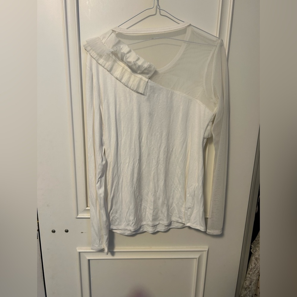 BCBG TOP - Picture 2 of 2